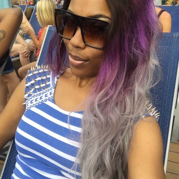 Blue and white dress with spiked shoulders - Picture 8 of 8